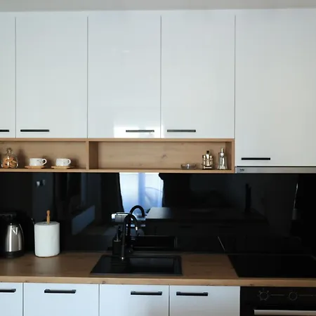 Apartman Stylish Lumen Luxury And Free Parking