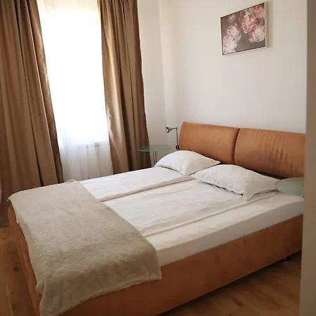 Apartman Stylish Lumen Luxury And Free Parking